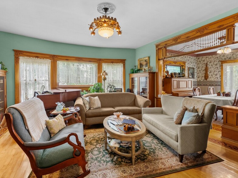 More Photos Of 908 Michigan St, Sturgeon Bay Hospitality For Sale