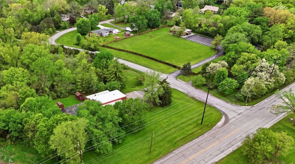 More Photos Of 7731 Traders Ln, Indianapolis Office For Sale