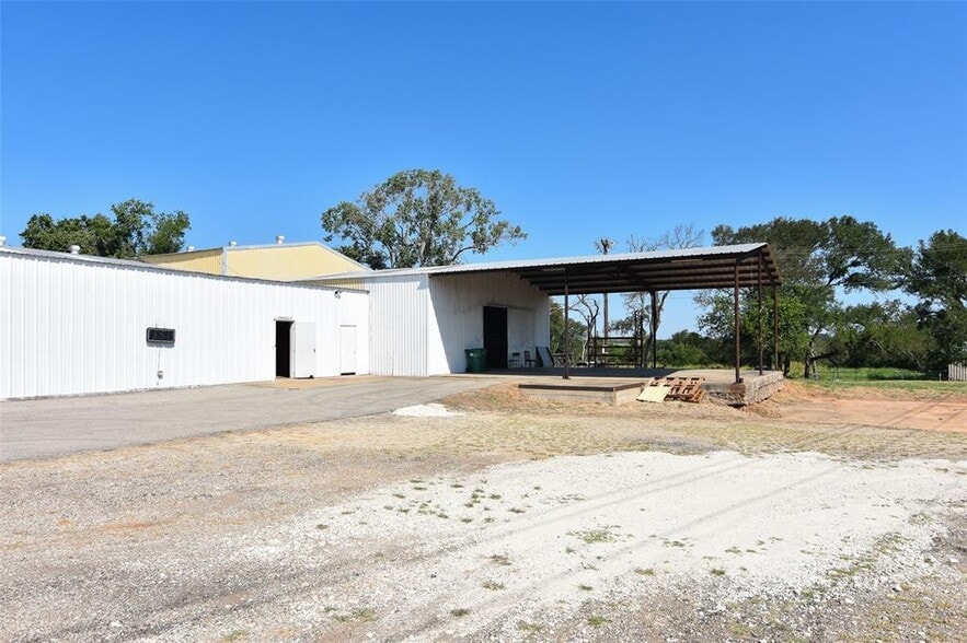 More Photos Of 3554 S Robinson Dr, Robinson Warehouse For Sale