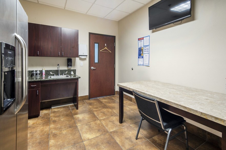More Photos Of 1900 N Nellis Blvd, Las Vegas Medical For Lease