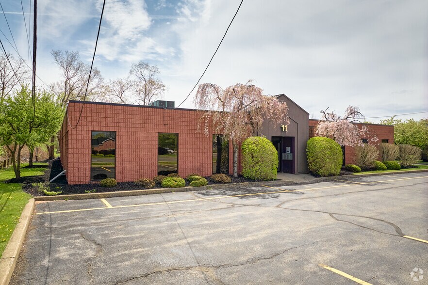 More Photos Of 11 North St, Canandaigua Medical For Lease