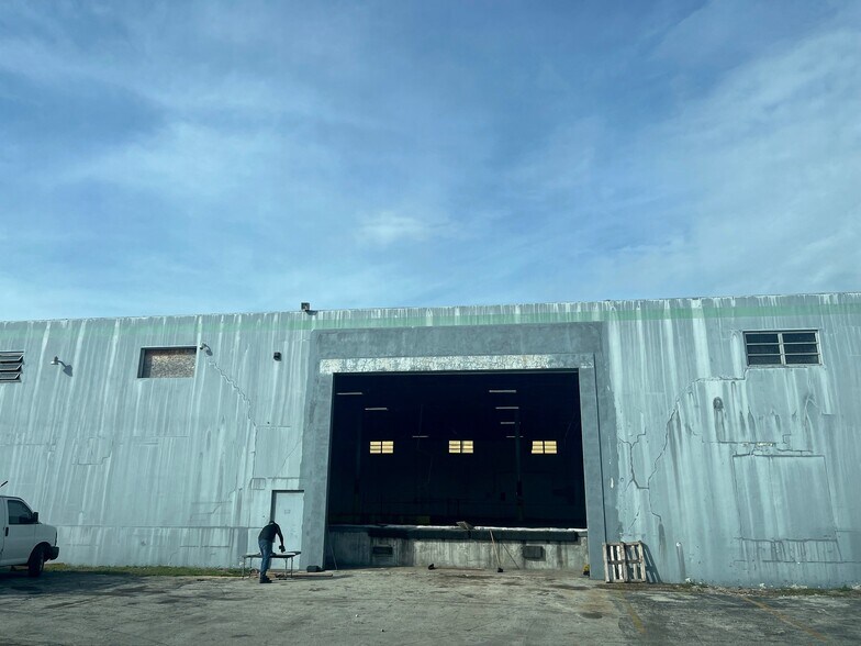 More Photos Of 5295 NW 163rd St, Miami Lakes Warehouse For Lease