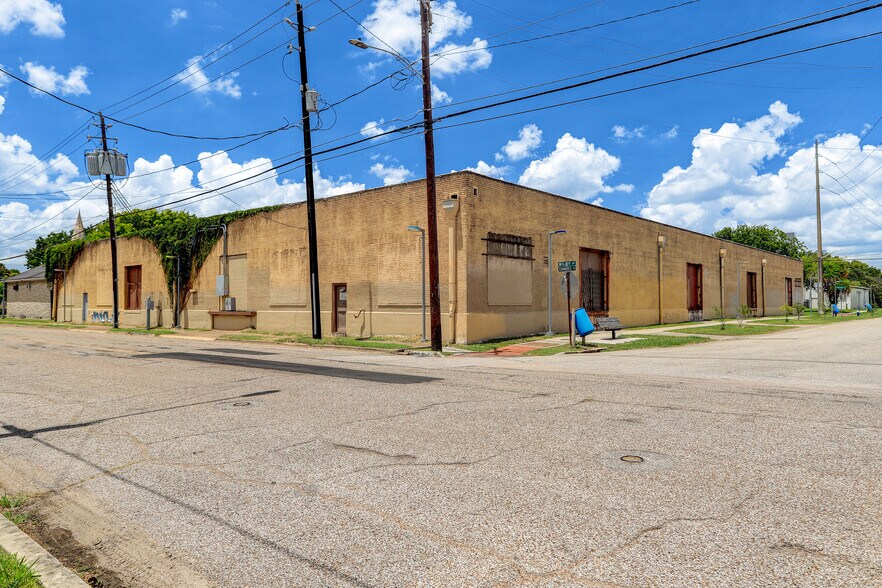 Primary Photo Of 110 Milby St, Houston Warehouse For Sale