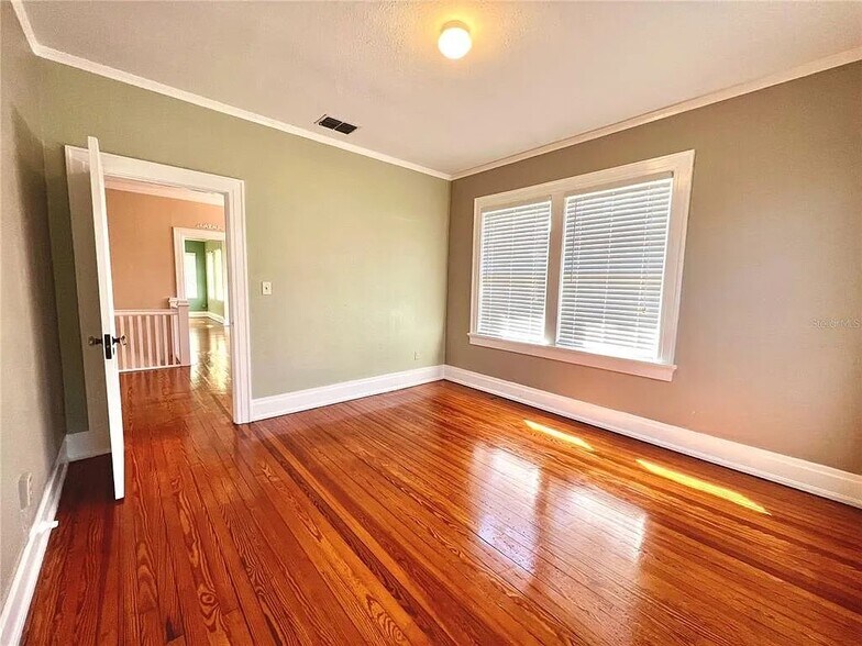 More Photos Of 725 W Central Ave, Winter Haven Office Residential For Lease