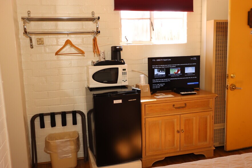 More Photos Of 410 Fremont St, Tombstone Hotel For Sale