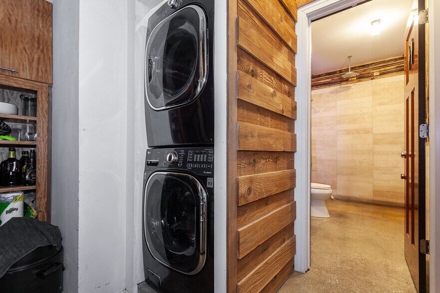 More Photos Of 2425 W 14th St, Chicago Loft Creative Space For Lease