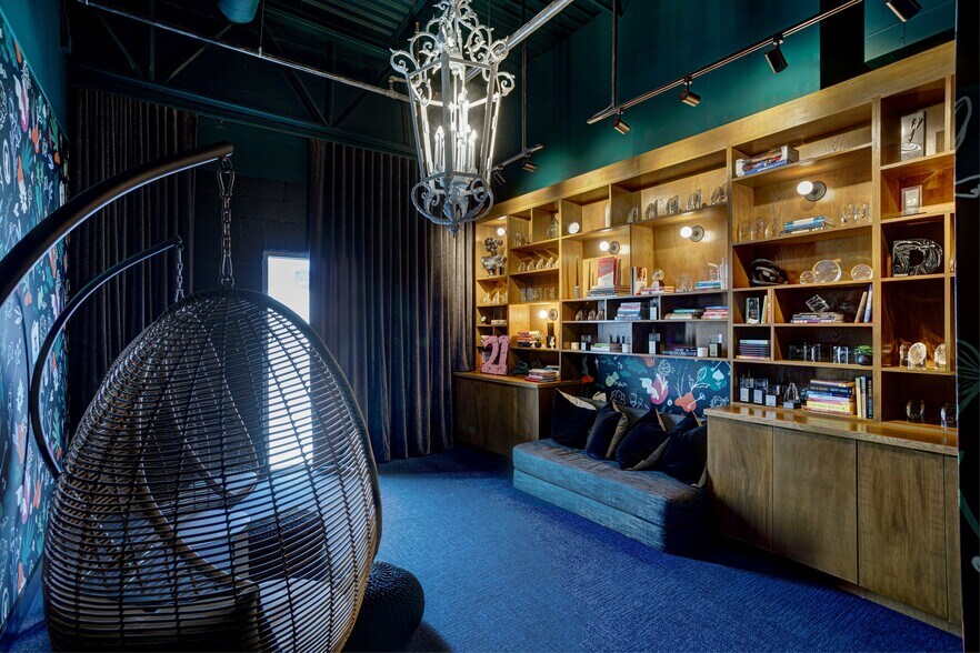 More Photos Of 1001 3rd Ave N, Nashville Office For Lease