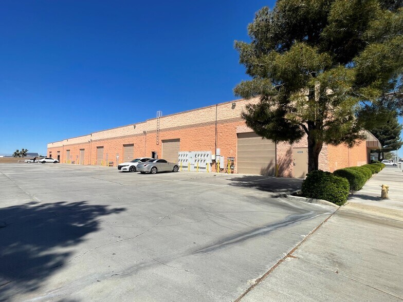 More Photos Of 42301-42325 10th St W, Lancaster General Retail For Sale