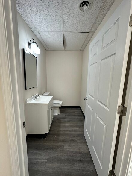 More Photos Of 101 Demorest Square Dr, Demorest Unknown For Lease