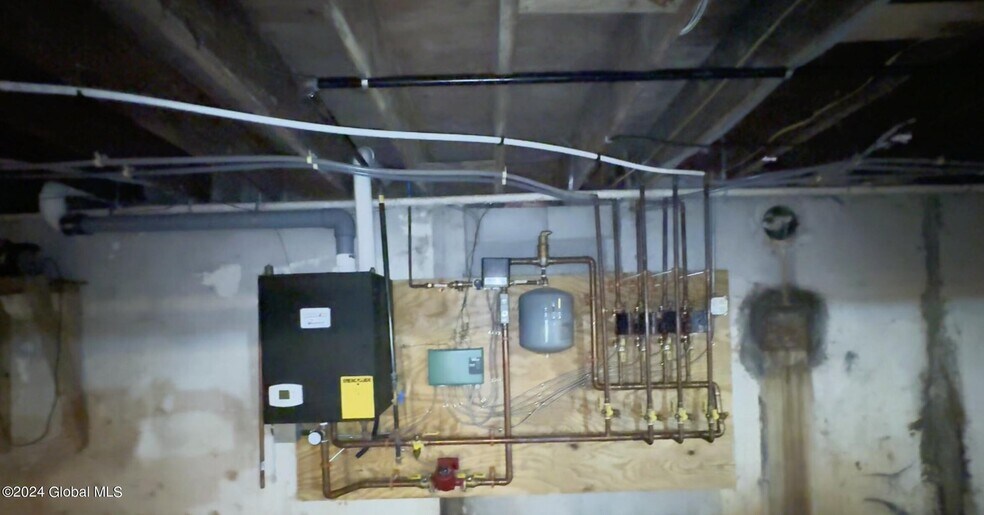 More Photos Of 5527-5531 Rte 7, Hoosick Falls General Retail For Sale