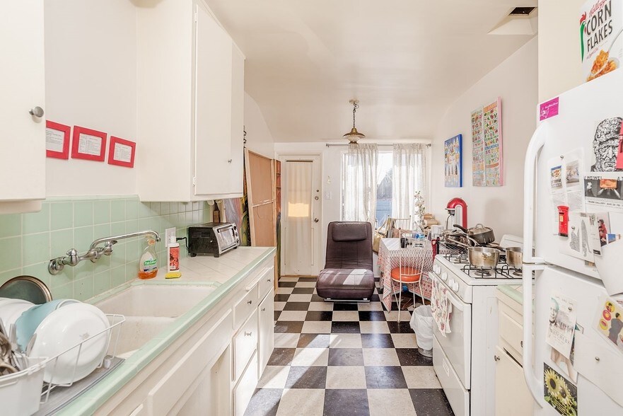 More Photos Of 1037 Sanborn Ave, Los Angeles Apartments For Sale