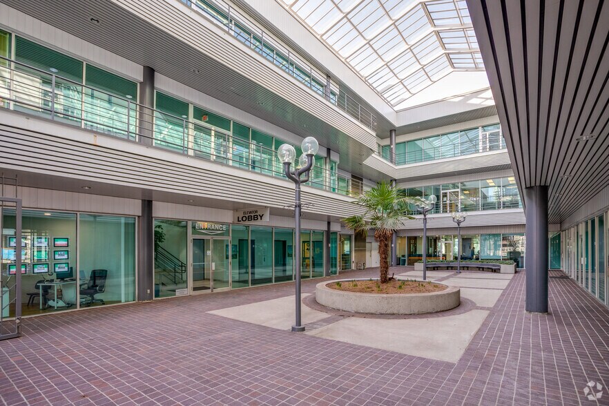 More Photos Of 267 W Esplanade, North Vancouver Office For Lease