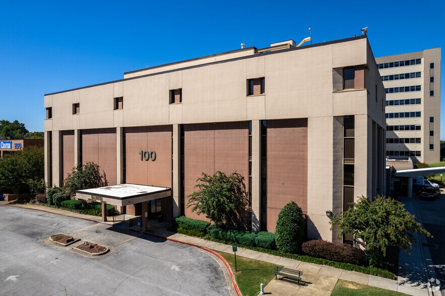 Primary Photo Of 300 Medical Center Dr, Gadsden Medical For Sale