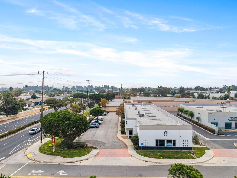 More Photos Of 2101 S Rose Ave, Oxnard Warehouse For Sale