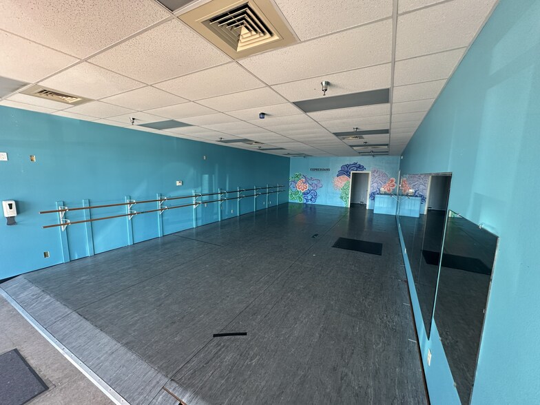 More Photos Of 9470-9490 Cuyamaca St, Santee Freestanding For Lease