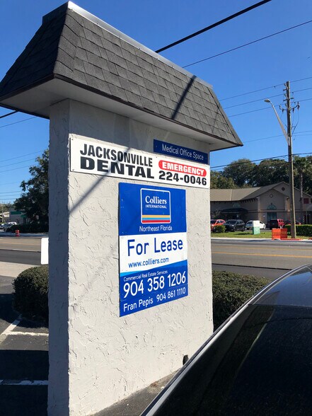 More Photos Of 1712-1736 University Blvd S, Jacksonville Medical For Sale