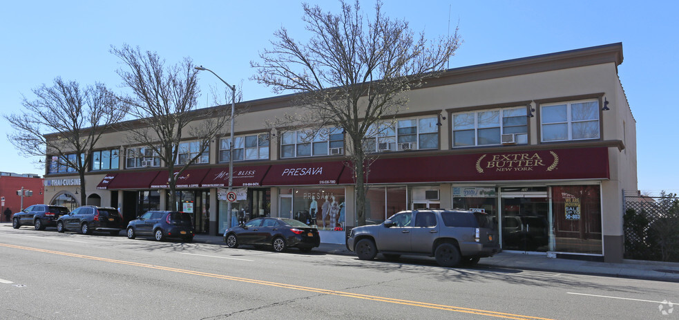 Primary Photo Of 266-274 Merrick Rd, Rockville Centre Storefront Retail Residential For Lease