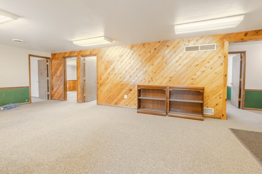 More Photos Of 1080 Long Run Rd, McKeesport Office For Lease