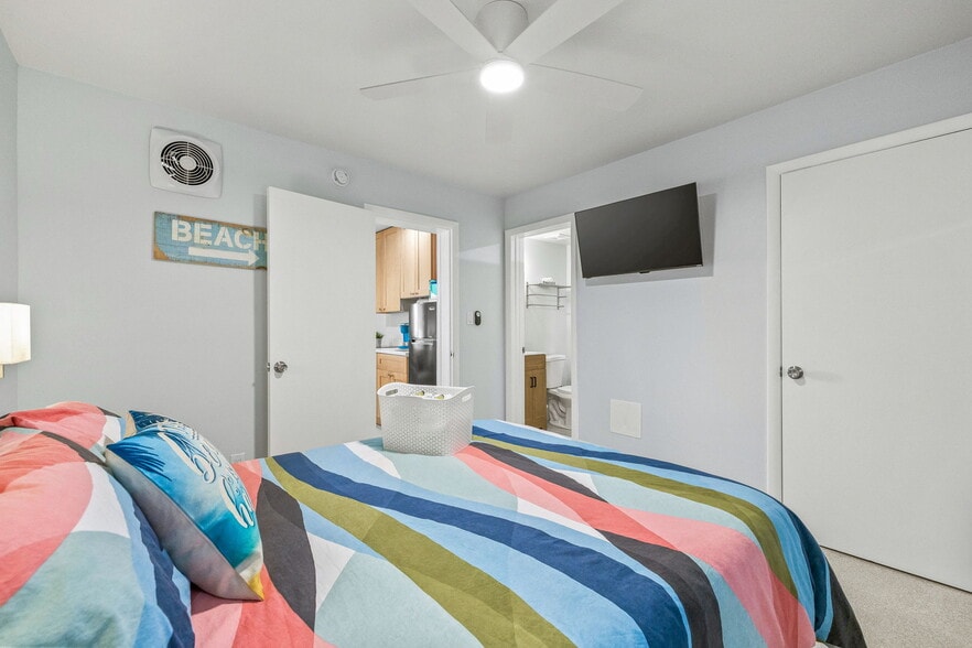 More Photos Of 12100 Gulf Blvd, Treasure Island Hotel For Sale