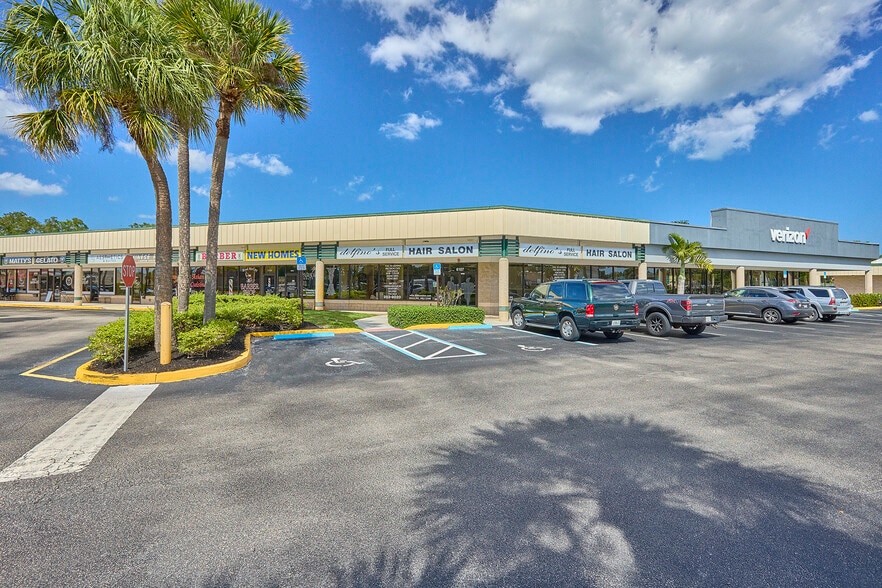 More Photos Of 6001-6197 SE Federal Hwy, Stuart Unknown For Lease