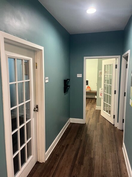 More Photos Of 500 Mendel Ave, Thomson Apartments For Sale