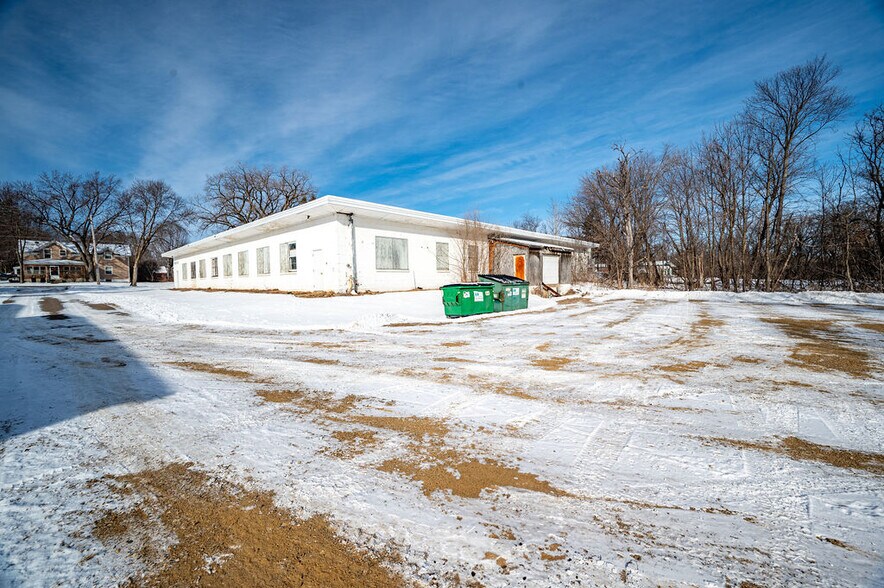 More Photos Of 608 Clark St, River Falls Warehouse For Sale
