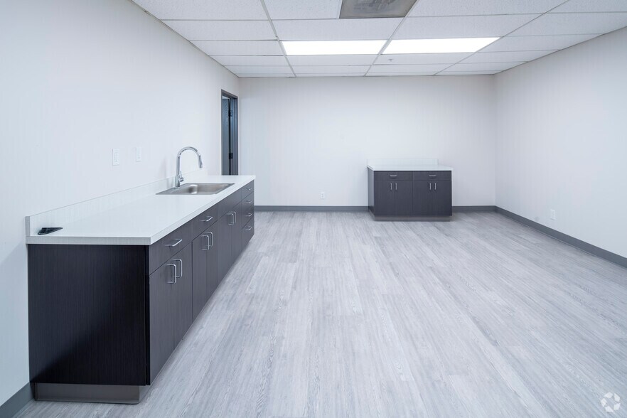 More Photos Of 7000 Broadway, Denver Unknown For Lease