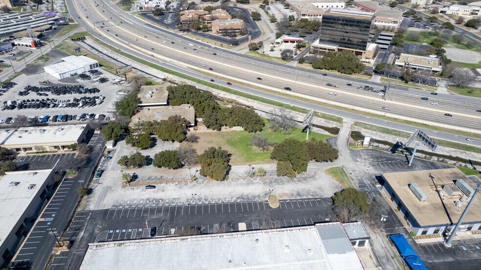 More Photos Of 6224 W Interstate 10, San Antonio Office For Sale