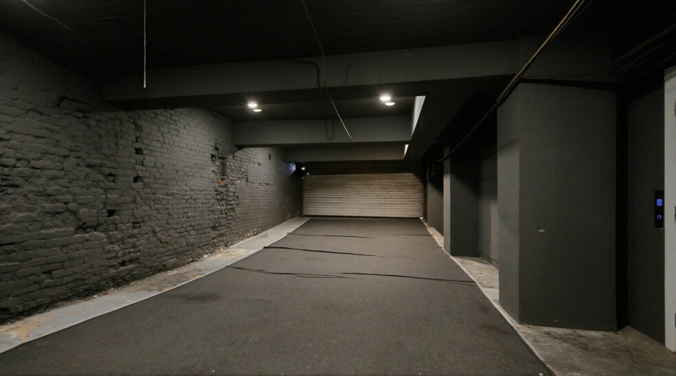 More Photos Of 304 S Gay St, Knoxville Office Residential For Sale