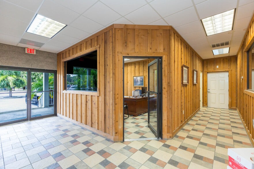 More Photos Of 13815 21st St, Dade City Auto Dealership For Sale