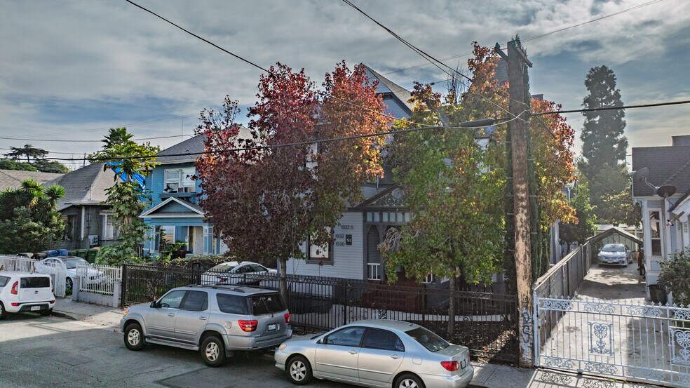 More Photos Of 1030 W 23rd St, Los Angeles Apartments For Sale