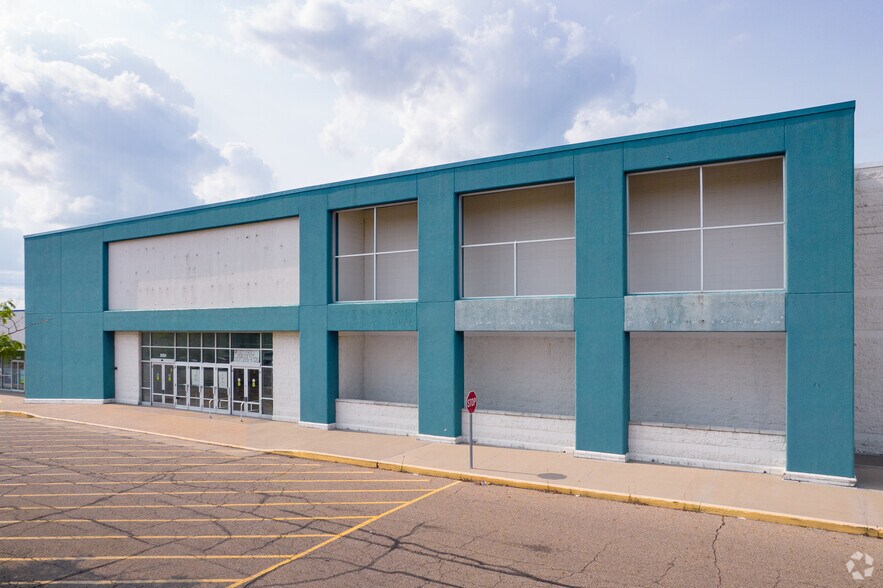 More Photos Of 2323 W Pioneer Pky, Peoria Unknown For Lease