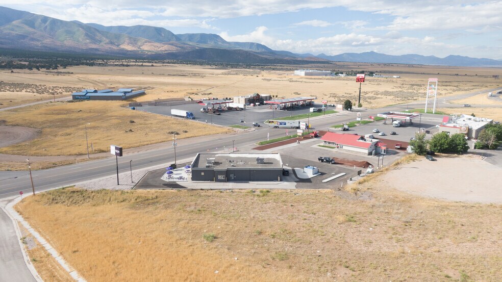 More Photos Of 920 S Hwy 99, Fillmore Freestanding For Lease