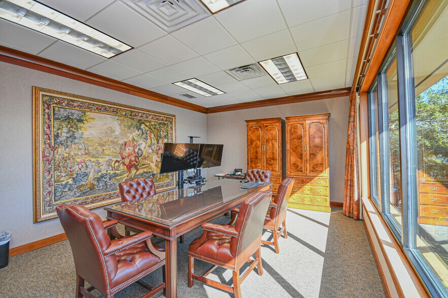 More Photos Of 220 Mckenzie Ave, Panama City Office For Sale