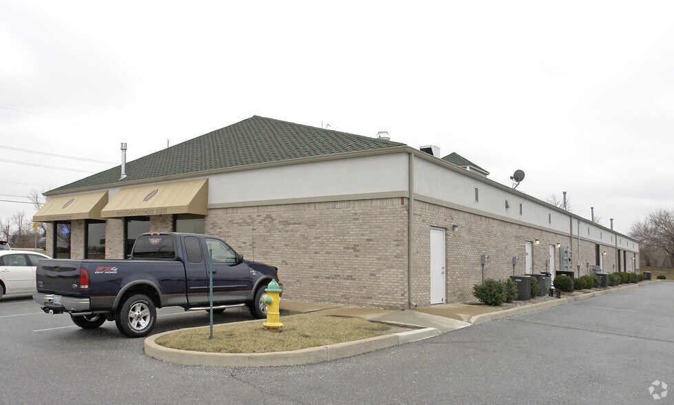 More Photos Of 2031-2043 S Old Highway 94, Saint Charles Storefront Retail Office For Lease