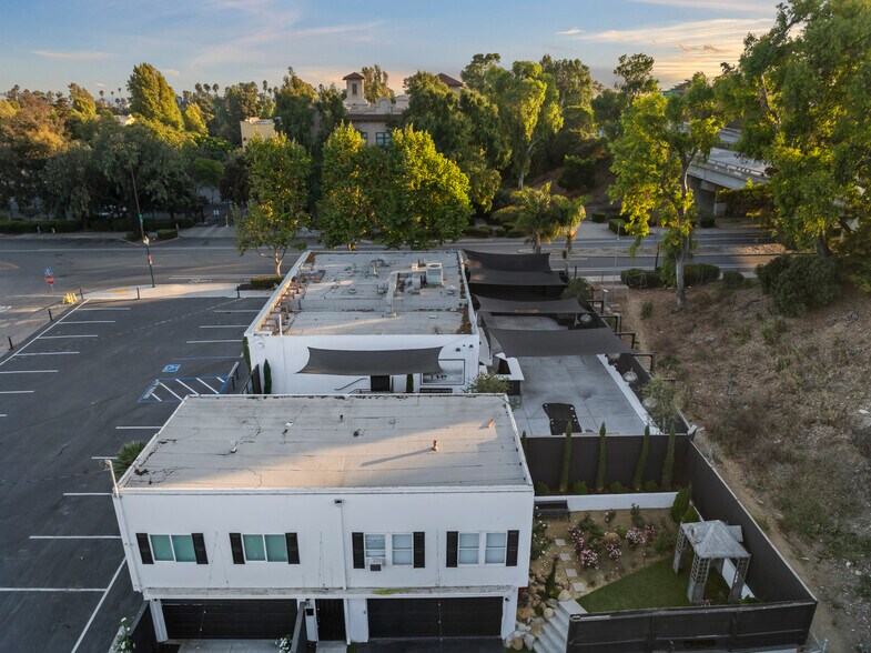 More Photos Of 281 W Main St, Ventura Storefront Retail Residential For Sale