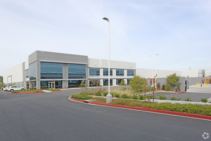 More Photos Of 14736 Nelson Ave, City of Industry Warehouse For Lease