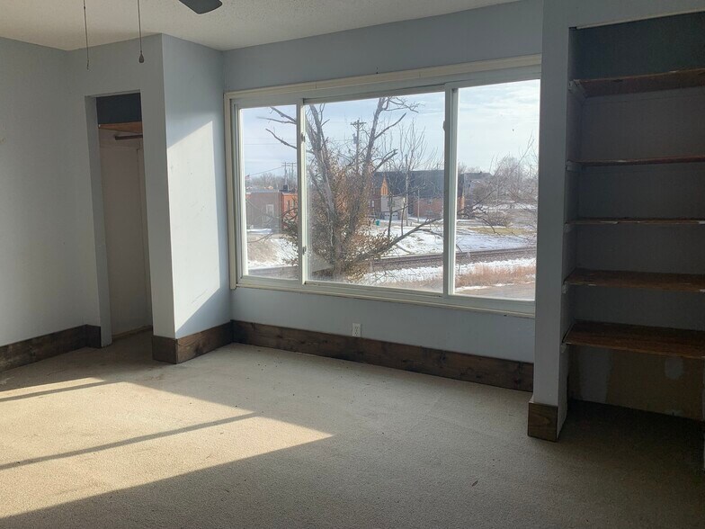 More Photos Of 325 Iris Ct, Saint Clair Medical For Sale