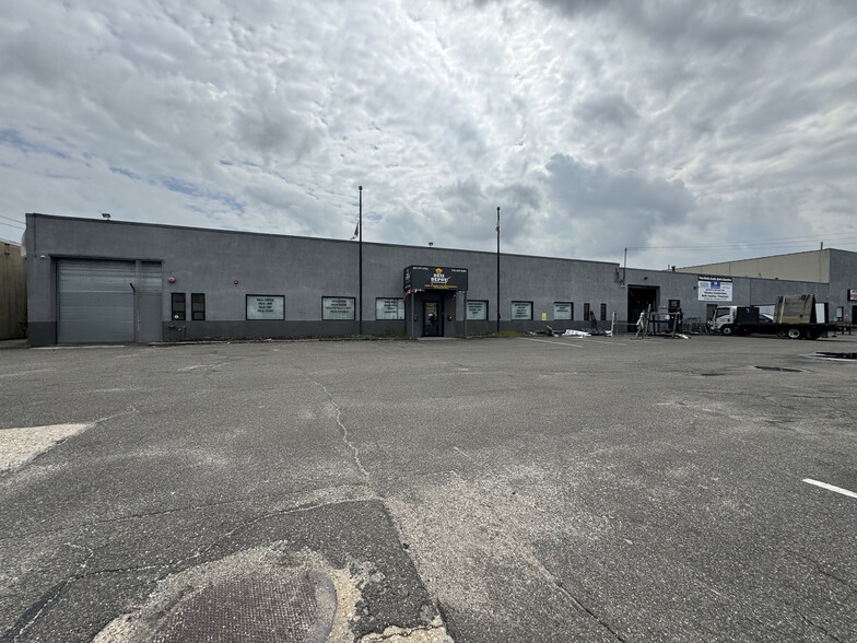 Primary Photo Of 60 Milbar Blvd, Farmingdale Warehouse For Lease