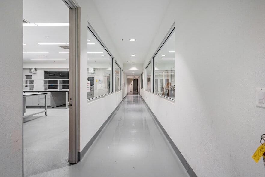 More Photos Of 1320-1326 9th St, Berkeley Warehouse For Sale