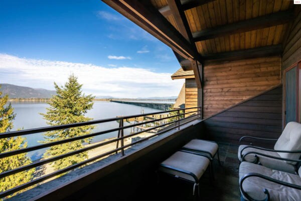 More Photos Of 41-45 Lakeshore Dr, Sagle Hotel For Sale