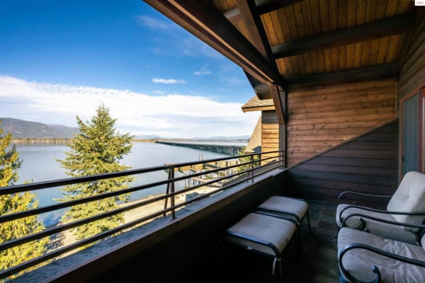 More Photos Of 51 Lakeshore Dr, Sagle Hotel For Sale