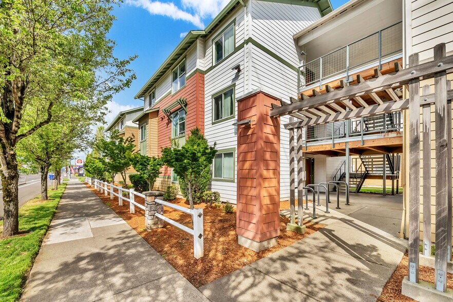 More Photos Of 2441 SE 171st Ave, Portland Apartments For Sale