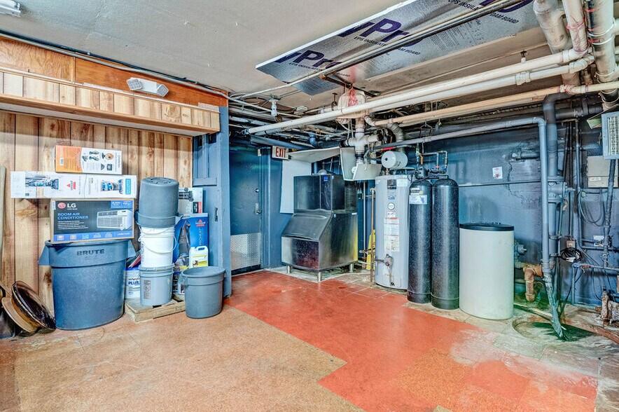 More Photos Of 1565 Marion-Waldo Rd, Marion General Retail For Sale