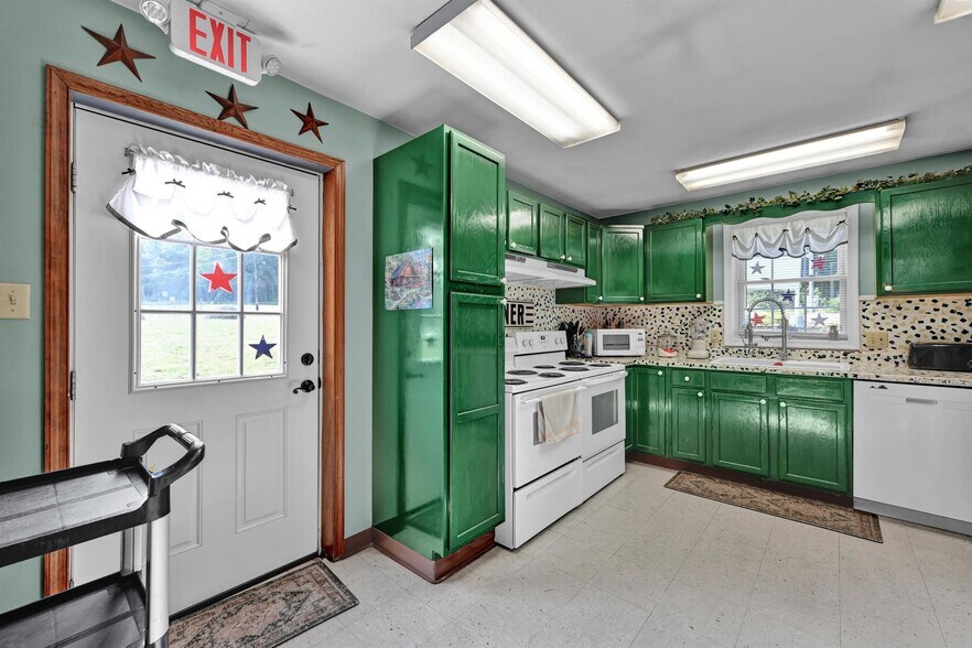 More Photos Of 10 Rausch Creek Rd, Tremont Daycare Center For Sale