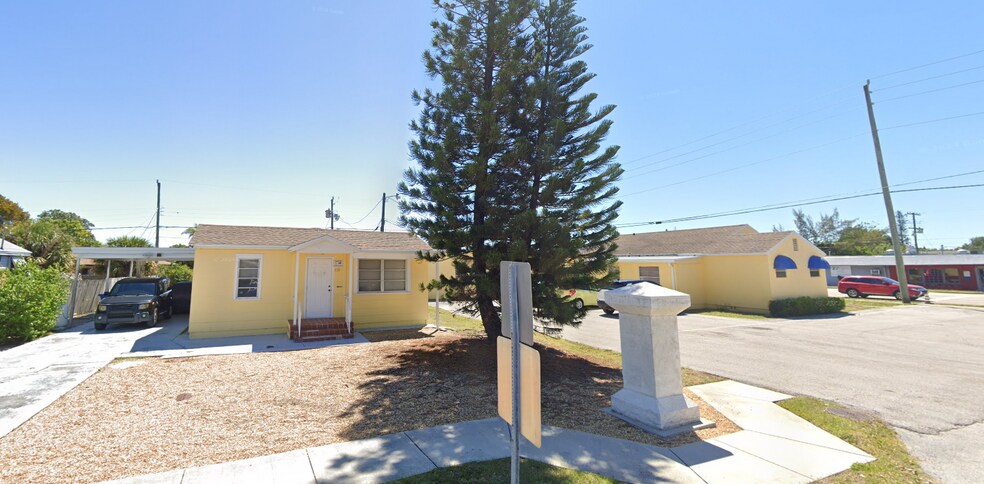 More Photos Of 410 N Broadway, Lantana General Retail For Sale