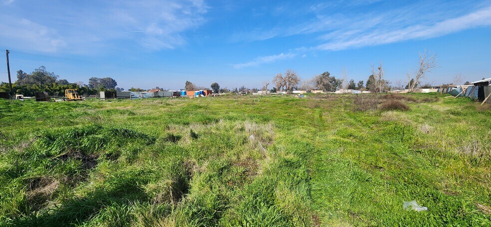 Primary Photo Of 3222 W Floradora Ave, Fresno Land For Lease