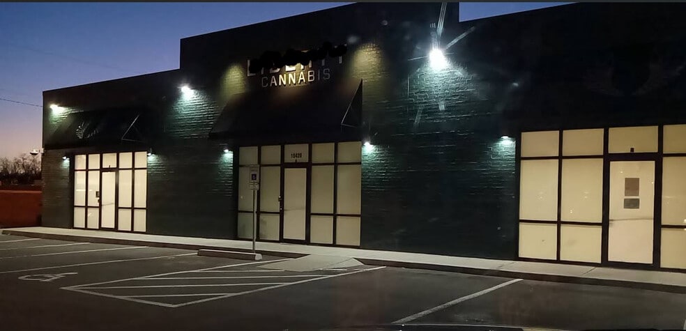 More Photos Of 10420 Blue Ridge Blvd, Kansas City Storefront Retail Office For Lease