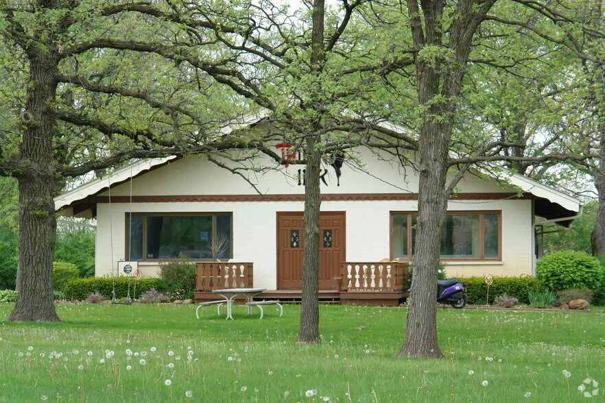 More Photos Of 890 Cog Cir, Crystal Lake Freestanding For Sale