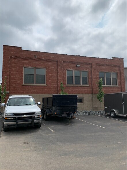 More Photos Of 1100 West St, Wausau Flex For Lease